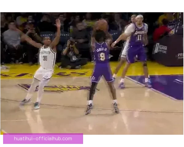 NBA历史首例父子同场助攻 布朗尼接詹姆斯传球命中三分
